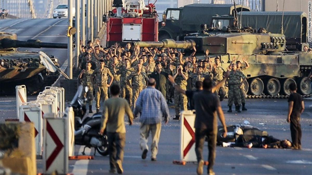 Failed military coup in Turkey leaves 290 killed